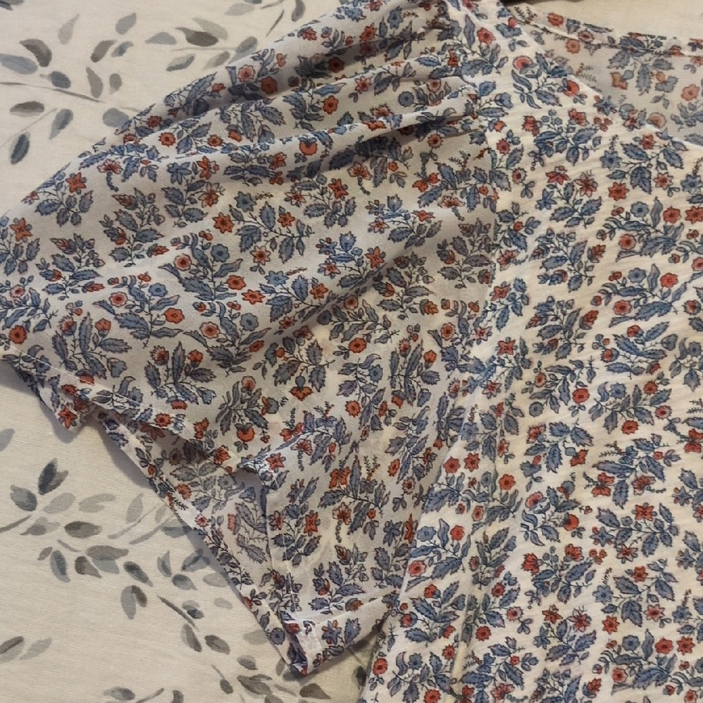 Lucky Brand Blue and White Floral Blouse - Picture 5 of 6